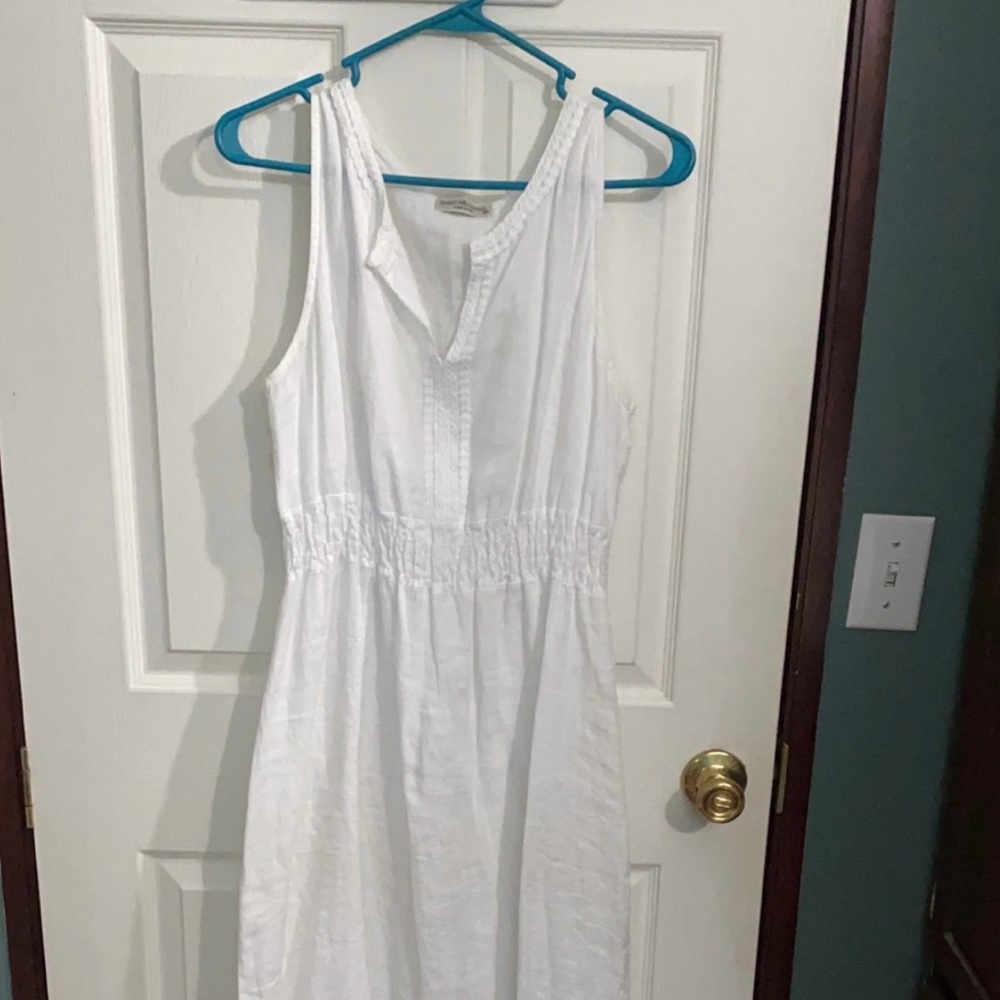 White maxi dress